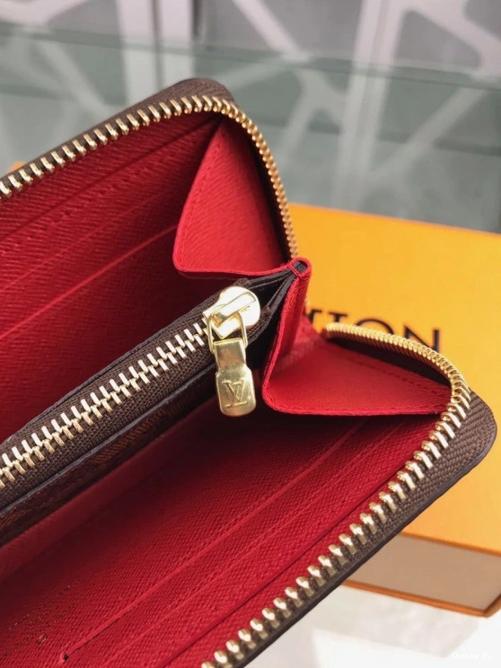 LOUIS VUITTON ZIPPY 0803